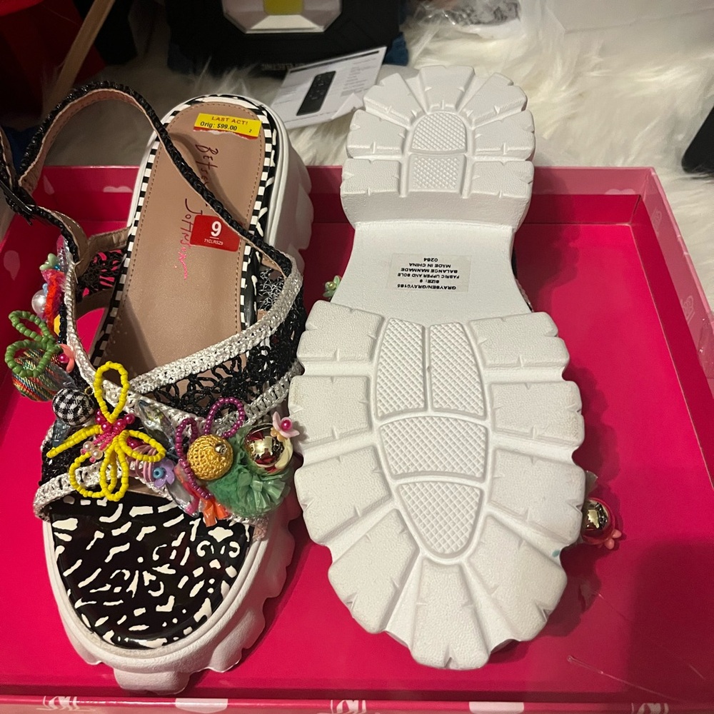 Betsey Johnson Black and White Chunky Platform Sandals - Picture 5 of 6
